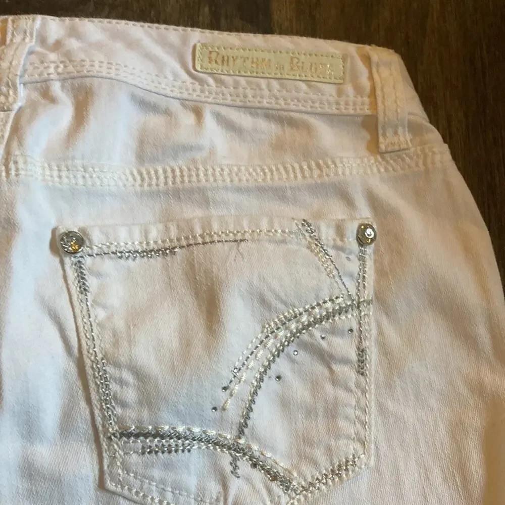 EUC White Denim Rhythm in Blues Sz 8 Distressed/Cutoff Look Shorts - Picture 10 of 11